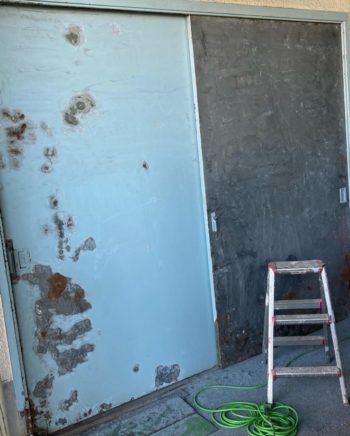 スチールドア　鉄扉　鉄部の塗装を行いました！