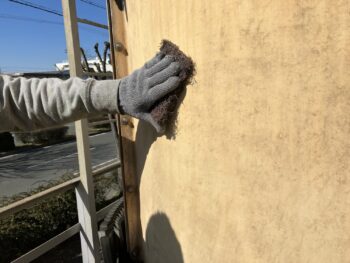 東大阪市にてクーリングタワーの補修と塗装を行いました。