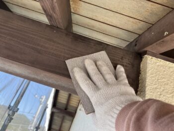 大阪市鶴見区にて木部の塗装工事を行いました。